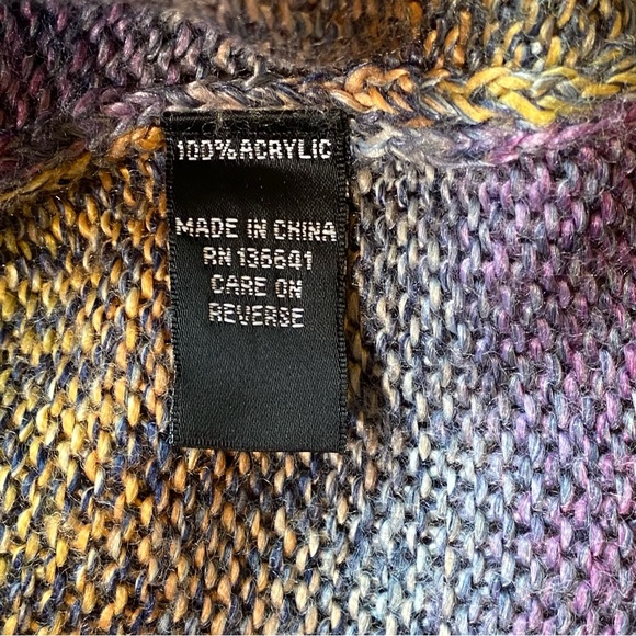 Long Sleeved Hoodie Sweater - Picture 6 of 8